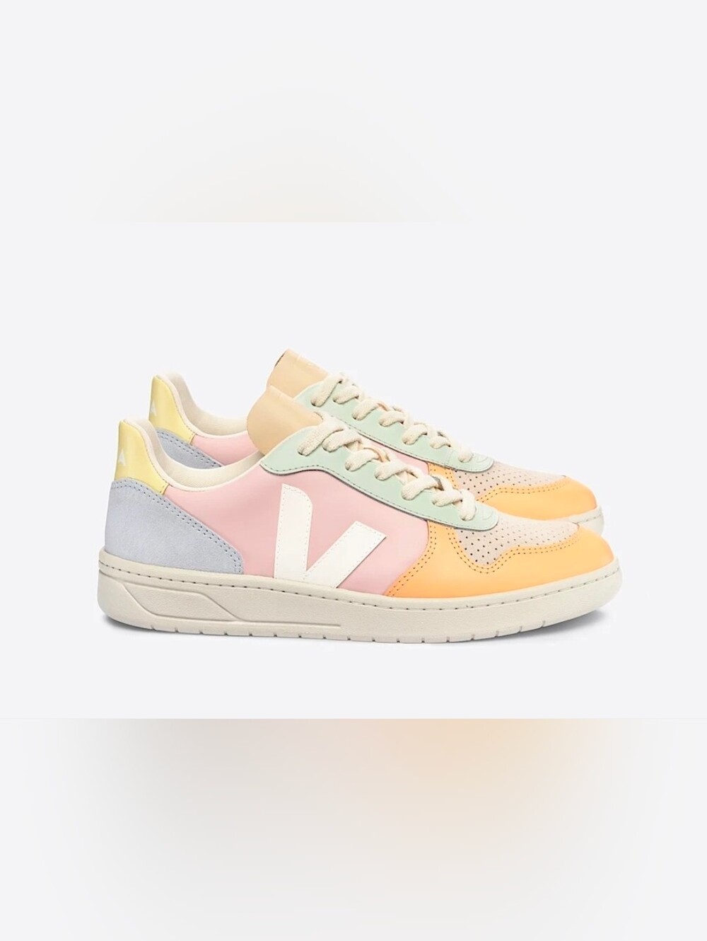 Veja V-10 Petal-White Women's Sneakers Size  9 Womans